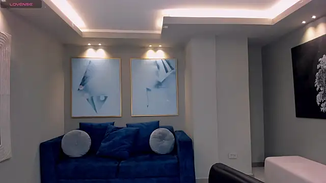 LucyWeiss  online show from 23, 9, 2025