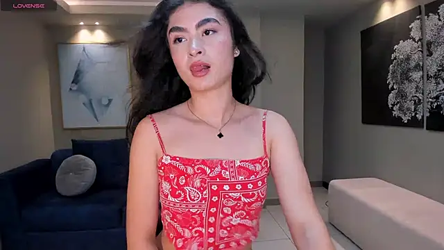 LucyWeiss  online show from 27, 9, 2025