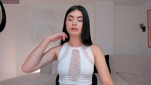 LucyWeiss  online show from 2, 10, 2025