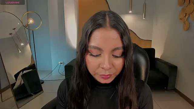 NinaBlum online show from 26, 11, 2025