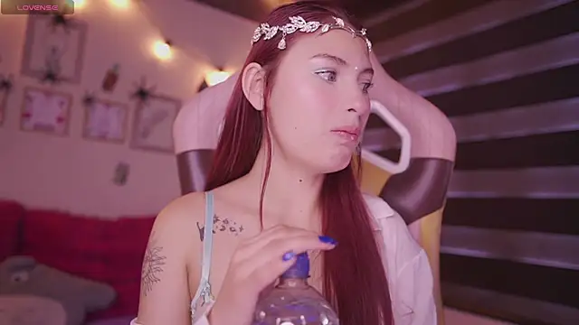 Snapshot of Rebecah_1 chatting on 28, 10, 2025 Rebecah 1 online show from 28, 10, 2025