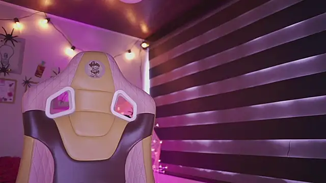 Snapshot of Rebecah_1 chatting on 30, 10, 2025 Rebecah 1 online show from 30, 10, 2025