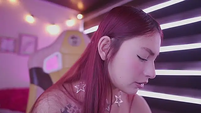 Snapshot of Rebecah_1 chatting on 5, 11, 2025 Rebecah 1 online show from 5, 11, 2025