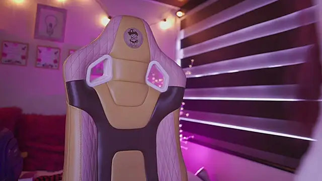 Snapshot of Rebecah_1 chatting on 3, 12, 2025 Rebecah 1 online show from 3, 12, 2025