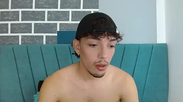 Snapshot of Jake_laraxxx chatting on 10, 10, 2025 Jake laraxxx online show from 10, 10, 2025