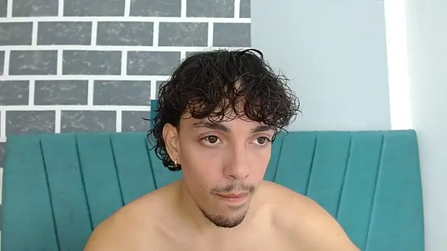 Snapshot of Jake_laraxxx chatting on 11, 10, 2025 Jake laraxxx online show from 11, 10, 2025