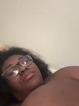 Snapshot of bunbun420247 chatting on 2, 12, 2025 bunbun420247 online show from 2, 12, 2025