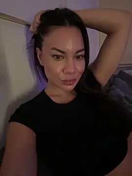 Snapshot of SweetMeiiii chatting on 13, 9, 2025 SweetMeiiii online show from 13, 9, 2025