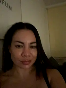 Snapshot of SweetMeiiii chatting on 14, 10, 2025 SweetMeiiii online show from 14, 10, 2025