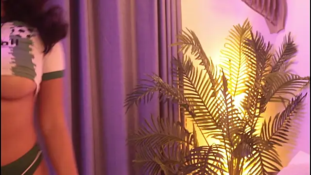 sophie miiuu online show from 10, 4, 2026