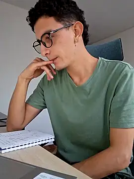 Snapshot of STEVAN_RXX chatting on 10, 10, 2025 STEVAN RXX online show from 10, 10, 2025