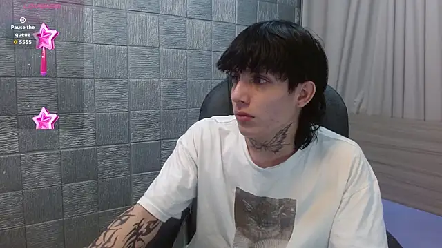 Iantwink18 online show from 4, 12, 2025