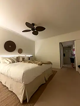 aussiepeaches online show from 23, 12, 2025