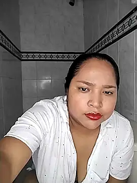Snapshot of Angelly_ricura chatting on 18, 12, 2025 Angelly ricura online show from 18, 12, 2025
