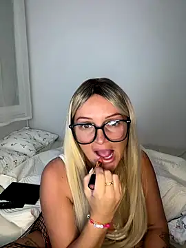 Snapshot of madiiy chatting on 25, 9, 2025 madiiy online show from 25, 9, 2025