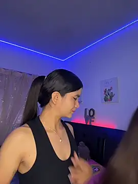 Ashley and Zoe online show from 23, 3, 2026