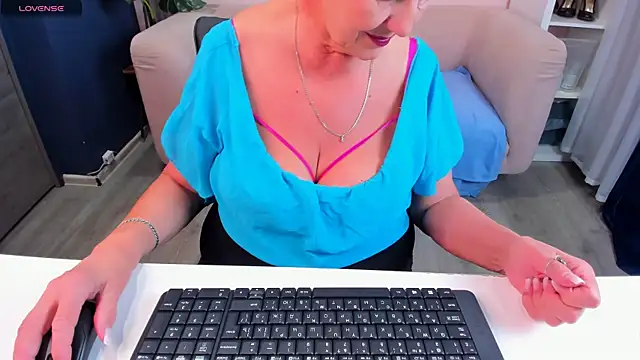 Snapshot of HotandMature chatting on 20, 1, 2025 HotandMature online show from 20, 1, 2025