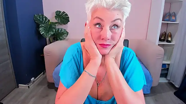 Snapshot of HotandMature chatting on 3, 2, 2025 HotandMature online show from 3, 2, 2025