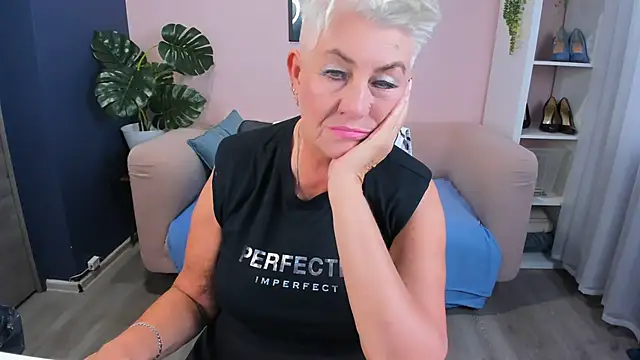 Snapshot of HotandMature chatting on 16, 9, 2025 HotandMature online show from 16, 9, 2025