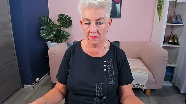 Snapshot of HotandMature chatting on 20, 9, 2025 HotandMature online show from 20, 9, 2025