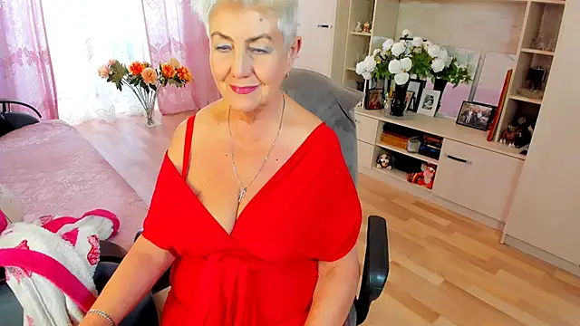 HotandMature online show from 18, 2, 2026