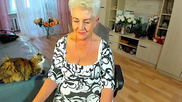Snapshot of HotandMature chatting on 7, 7, 2026 HotandMature online show from 7, 7, 2026