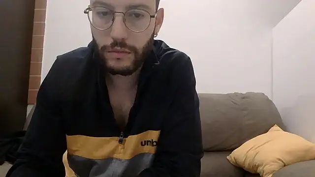 Amicisegreti online show from 14, 1, 2026