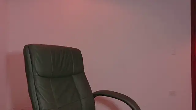 Olivia11  online show from 8, 11, 2025