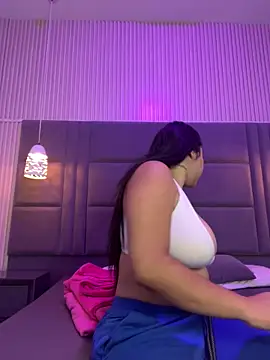 SofiaWildee online show from 25, 9, 2025