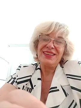 Snapshot of 52MiaLove02 chatting on 12, 9, 2025 52MiaLove02 online show from 12, 9, 2025