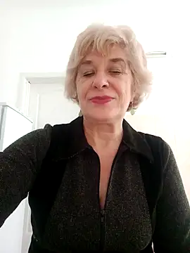 Snapshot of 52MiaLove02 chatting on 2, 10, 2025 52MiaLove02 online show from 2, 10, 2025