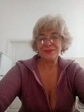 Snapshot of 52MiaLove02 chatting on 17, 10, 2025 52MiaLove02 online show from 17, 10, 2025