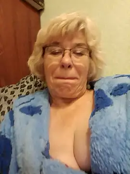 Snapshot of 52MiaLove02 chatting on 28, 10, 2025 52MiaLove02 online show from 28, 10, 2025