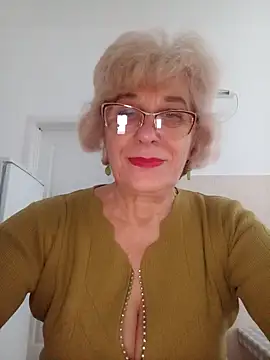 Snapshot of 52MiaLove02 chatting on 6, 11, 2025 52MiaLove02 online show from 6, 11, 2025