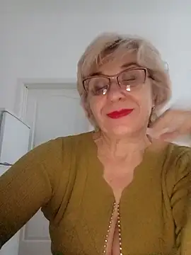 Snapshot of 52MiaLove02 chatting on 28, 11, 2025 52MiaLove02 online show from 28, 11, 2025