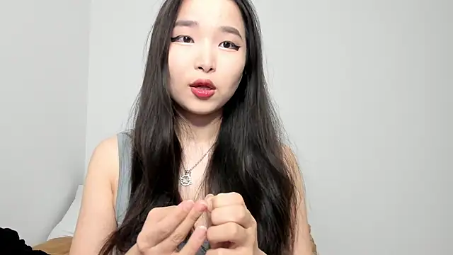 Snapshot of Soyun_Mia chatting on 14, 4, 2026 Soyun Mia online show from 14, 4, 2026