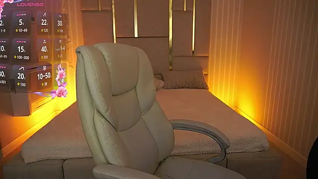 Snapshot of MirielleNymph chatting on 6, 10, 2025 MirielleNymph online show from 6, 10, 2025