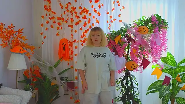 Snapshot of DianaJacobs chatting on 8, 11, 2025 DianaJacobs online show from 8, 11, 2025