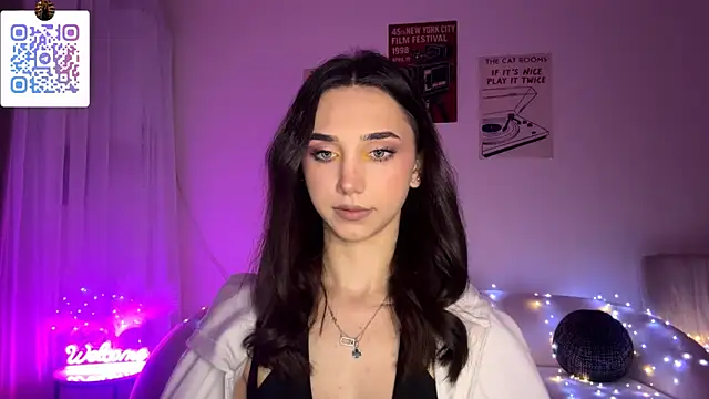 LinaMour online show from 5, 4, 2026