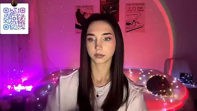 LinaMour online show from 10, 4, 2026