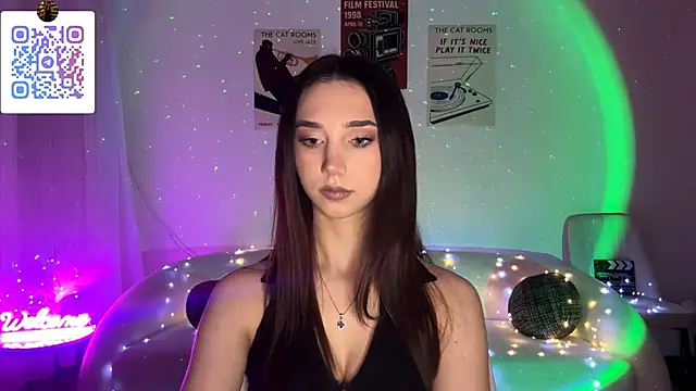 LinaMour online show from 17, 4, 2026