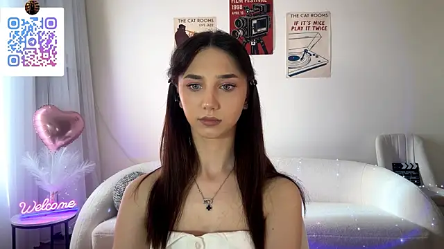 LinaMour online show from 18, 5, 2026
