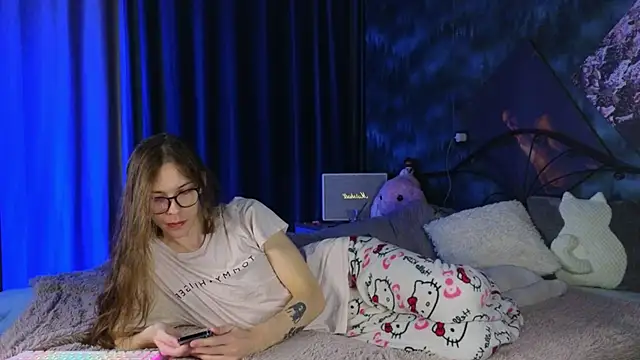 Snapshot of artass2 chatting on 5, 12, 2025 artass2 online show from 5, 12, 2025