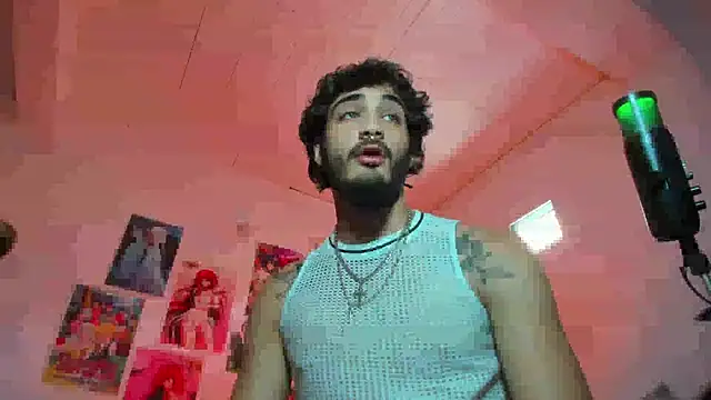 Snapshot of LovexJuxn_ chatting on 15, 12, 2025 LovexJuxn online show from 15, 12, 2025