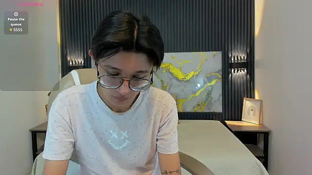 SantiagoRusso18 online show from 29, 11, 2025