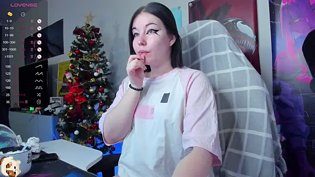 Snapshot of MargarettRose chatting on 23, 12, 2025 MargarettRose online show from 23, 12, 2025