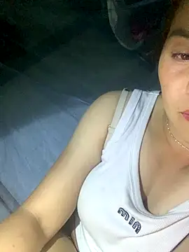 tuyetnhi-00 online show from 10, 9, 2025