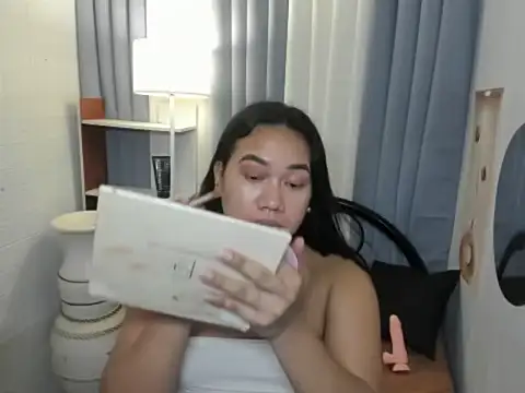 TsUncutKaren online show from 25, 11, 2025