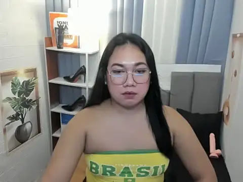 TsUncutKaren online show from 2, 12, 2025