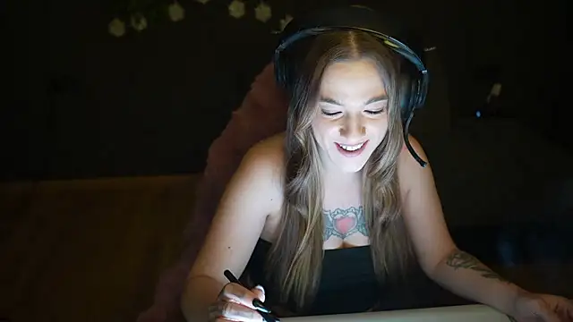 Luna Lynn online show from 9, 1, 2026